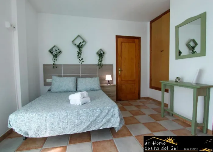 En El Centro De By At Costa Del Sol 内尔哈